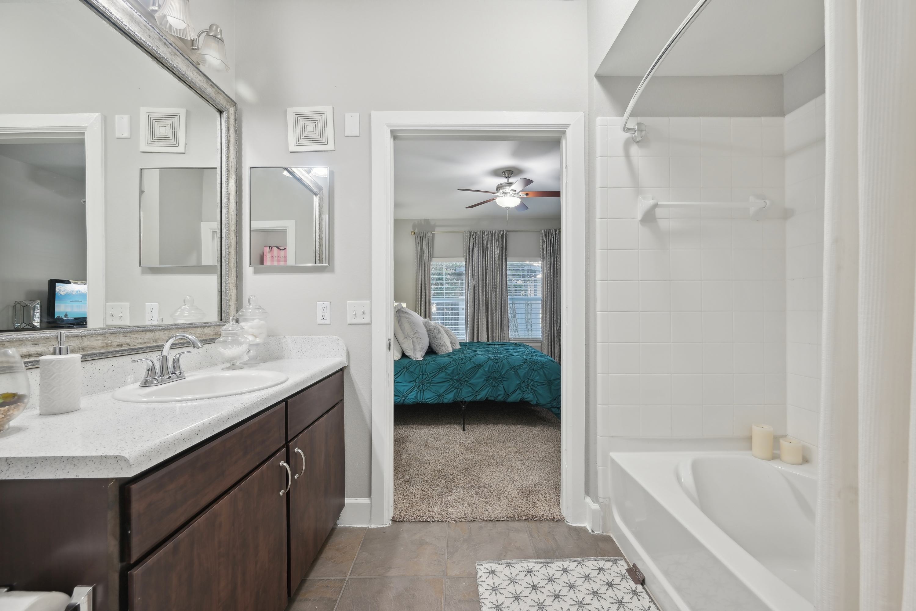 District at Greenville Apartments Image 11